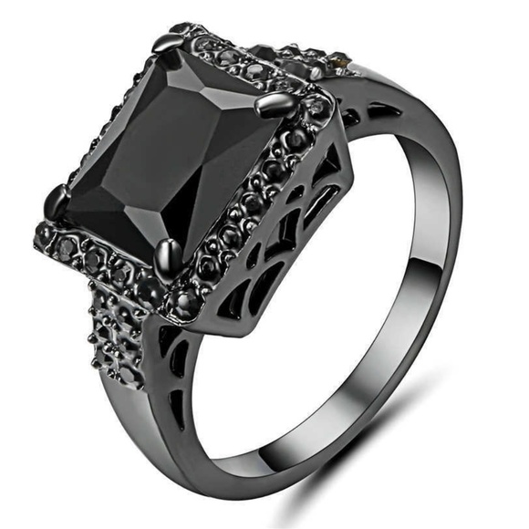 Jewelry - Black Zirconia Garnet Big Stone  Ring New